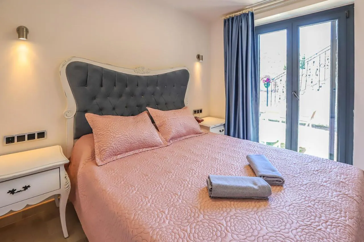 Amour Alacati Boutique Hotel